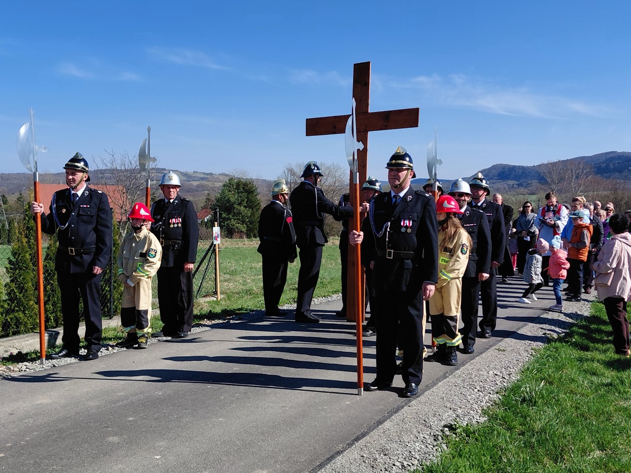 Parafialna droga krzyżowa ulicami Nowego Żmigrodu